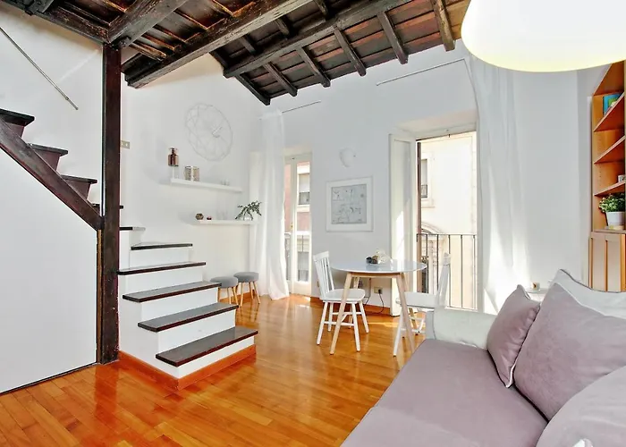 Rent In Trevi Fountain Apartment *