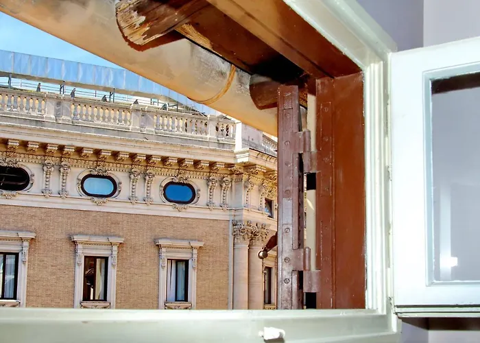Rent In Trevi Fountain Apartment